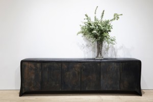 <a href="https://www.galeriegosserez.com/artistes/loellmann-valentin.html">Valentin Loellmann </a> - Patinated Brass - Sideboard 